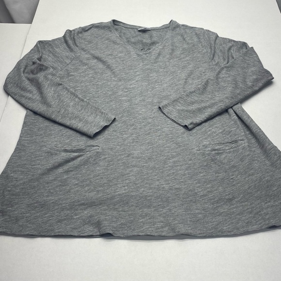 Gray Long Sleeve V-Neck Top - Picture 8 of 10